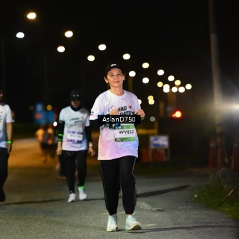 Runner Photo 7744070