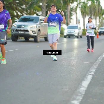 Runner Photo 7744073
