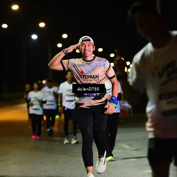 Runner Photo 7744084