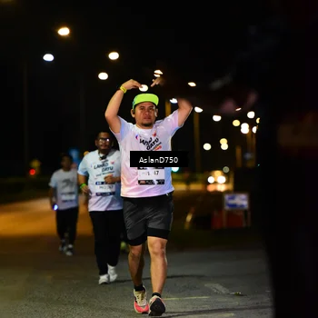 Runner Photo 7744100