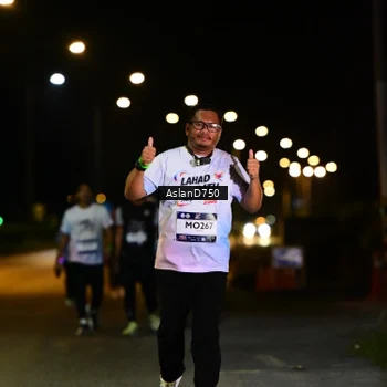 Runner Photo 7744118