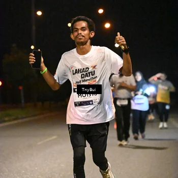 Runner Photo 7744132