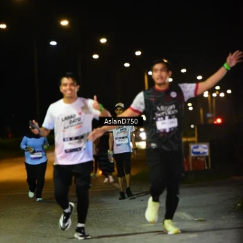 Runner Photo 7744151