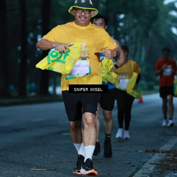 Runner Photo 7744158