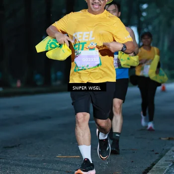 Runner Photo 7744210