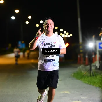 Runner Photo 7744240