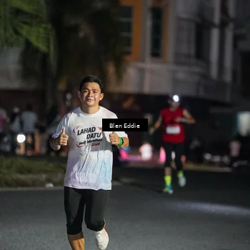 Runner Photo 7744390