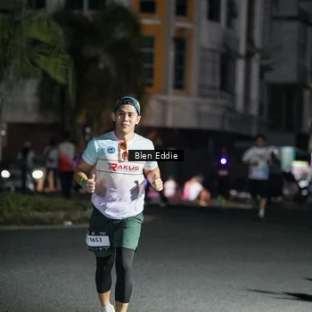 Runner Photo 7744396