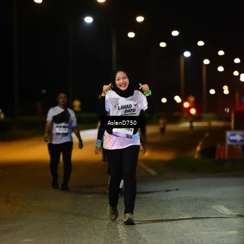 Runner Photo 7744419