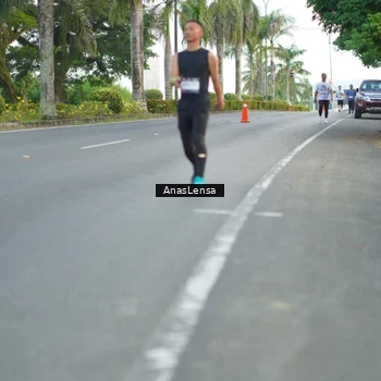 Runner Photo 7744470