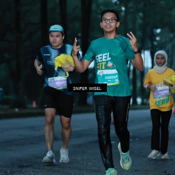 Runner Photo 7744591