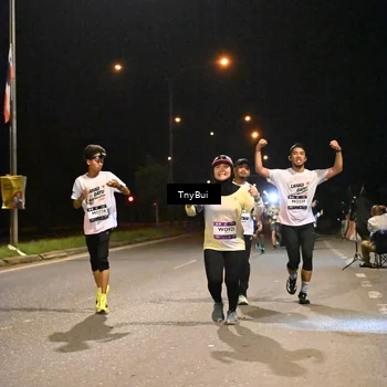 Runner Photo 7744594