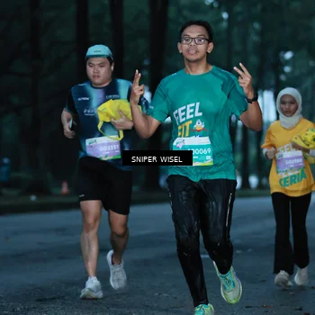 Runner Photo 7744597