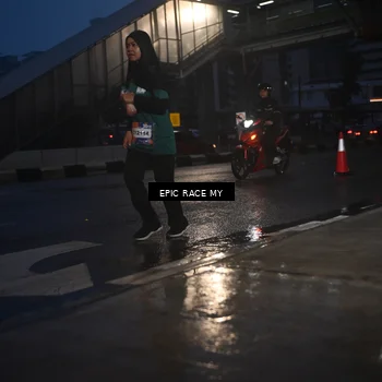 Runner Photo 7744635