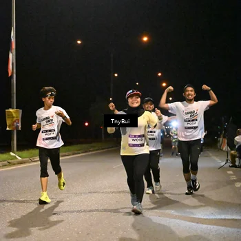 Runner Photo 7744639