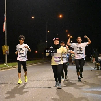 Runner Photo 7744653