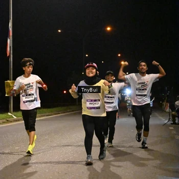 Runner Photo 7744664