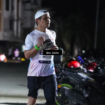 Runner Photo 7744689
