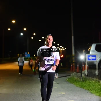 Runner Photo 7744697