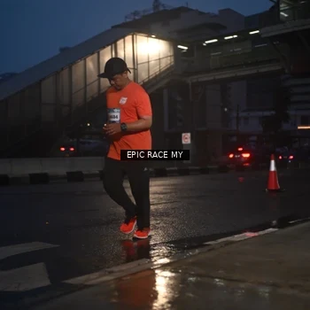 Runner Photo 7744704