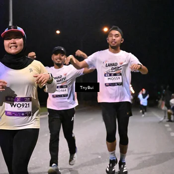Runner Photo 7744710