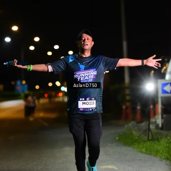 Runner Photo 7744715