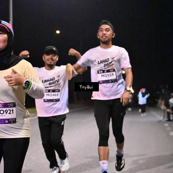 Runner Photo 7744731