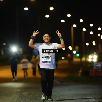 Runner Photo 7744733