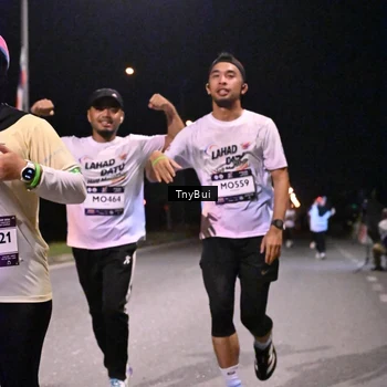 Runner Photo 7744741