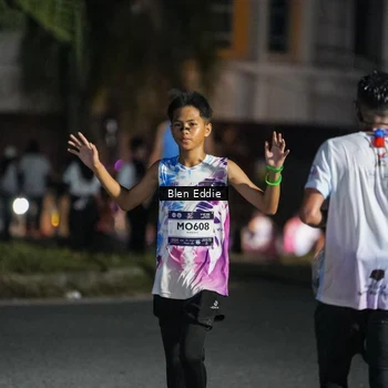 Runner Photo 7744793