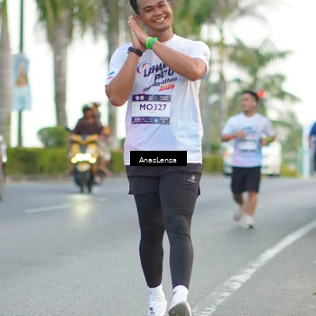 Runner Photo 7744898
