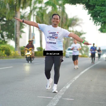 Runner Photo 7744923