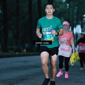 Runner Photo 7744924