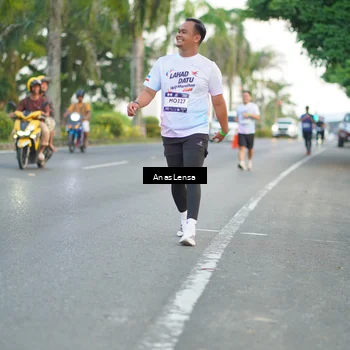 Runner Photo 7744945