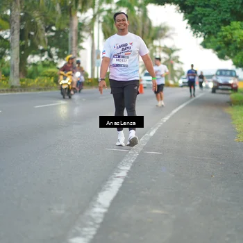Runner Photo 7744946