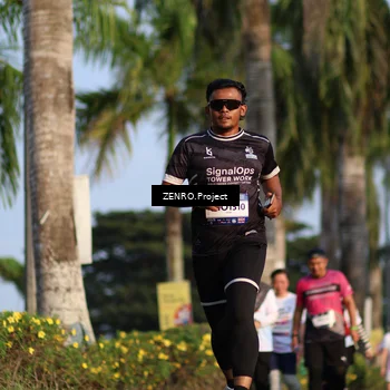 Runner Photo 7744951
