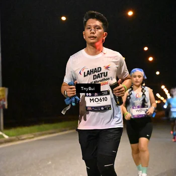 Runner Photo 7744973