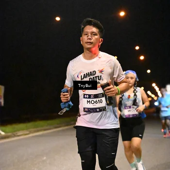 Runner Photo 7744975