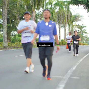 Runner Photo 7744993