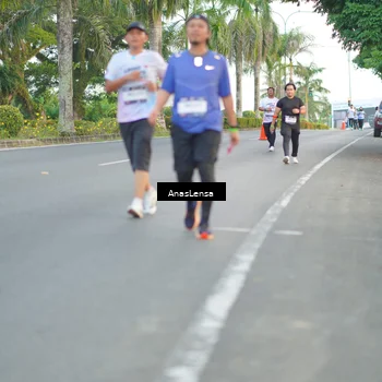 Runner Photo 7744995