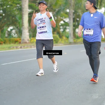 Runner Photo 7745002