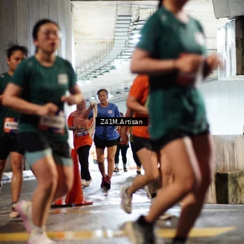 Runner Photo 7745013