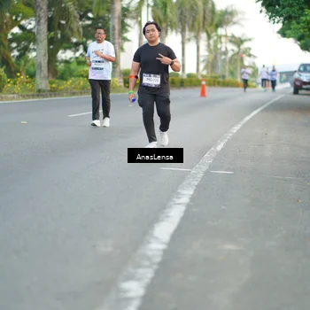 Runner Photo 7745016
