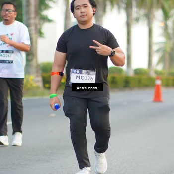Runner Photo 7745018