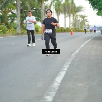 Runner Photo 7745023