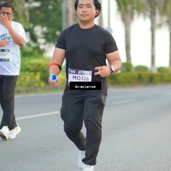 Runner Photo 7745027