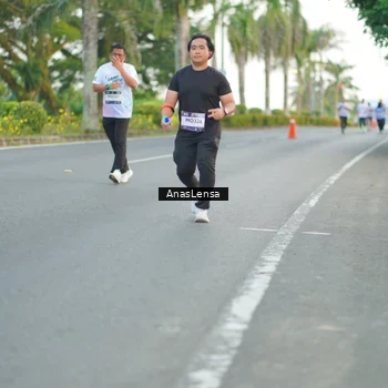 Runner Photo 7745029