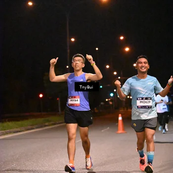 Runner Photo 7745073