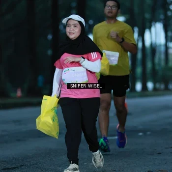 Runner Photo 7745077