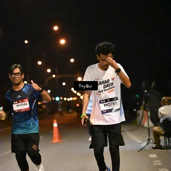 Runner Photo 7745214